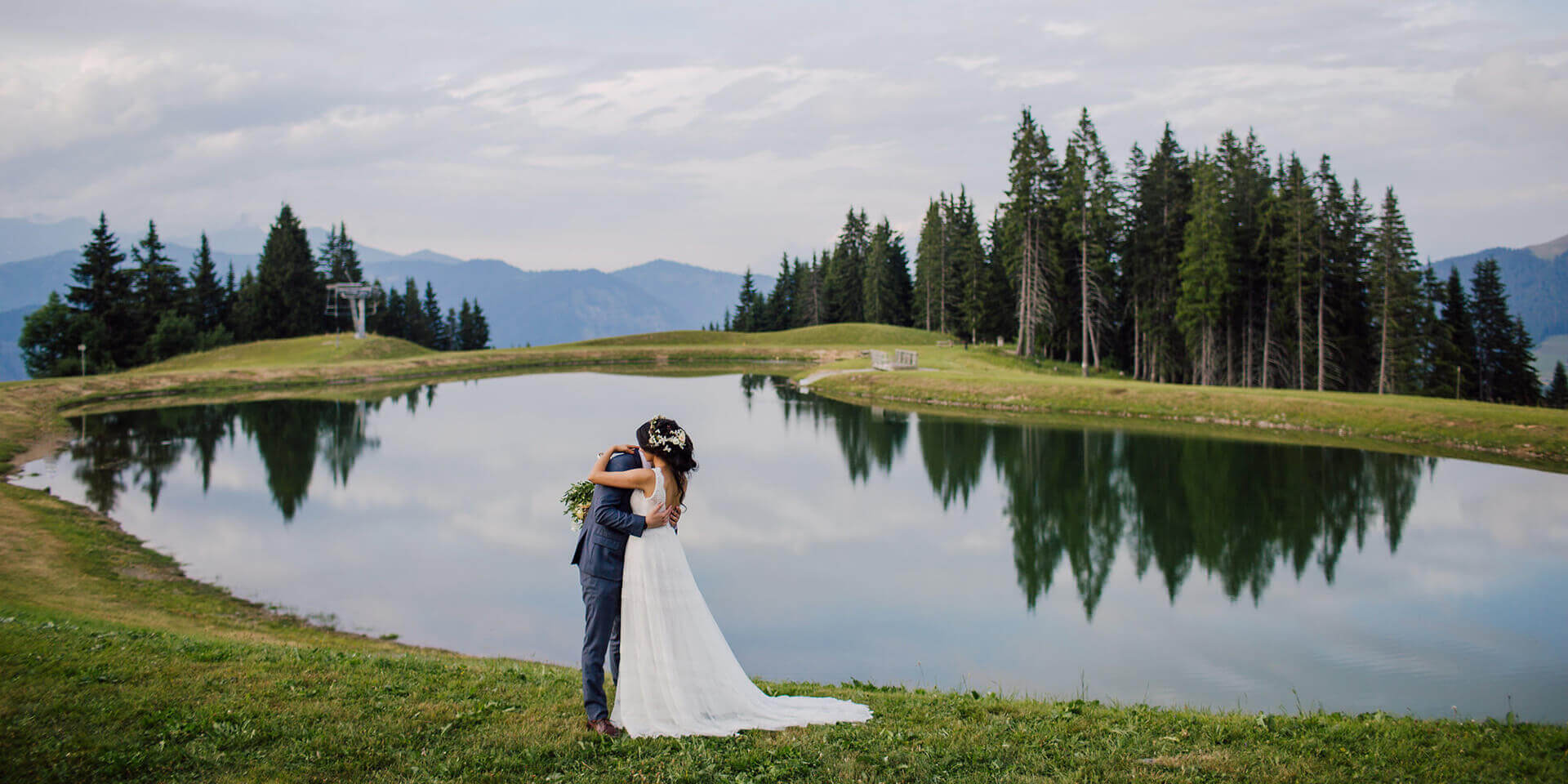 summer lake wedding in Megeve